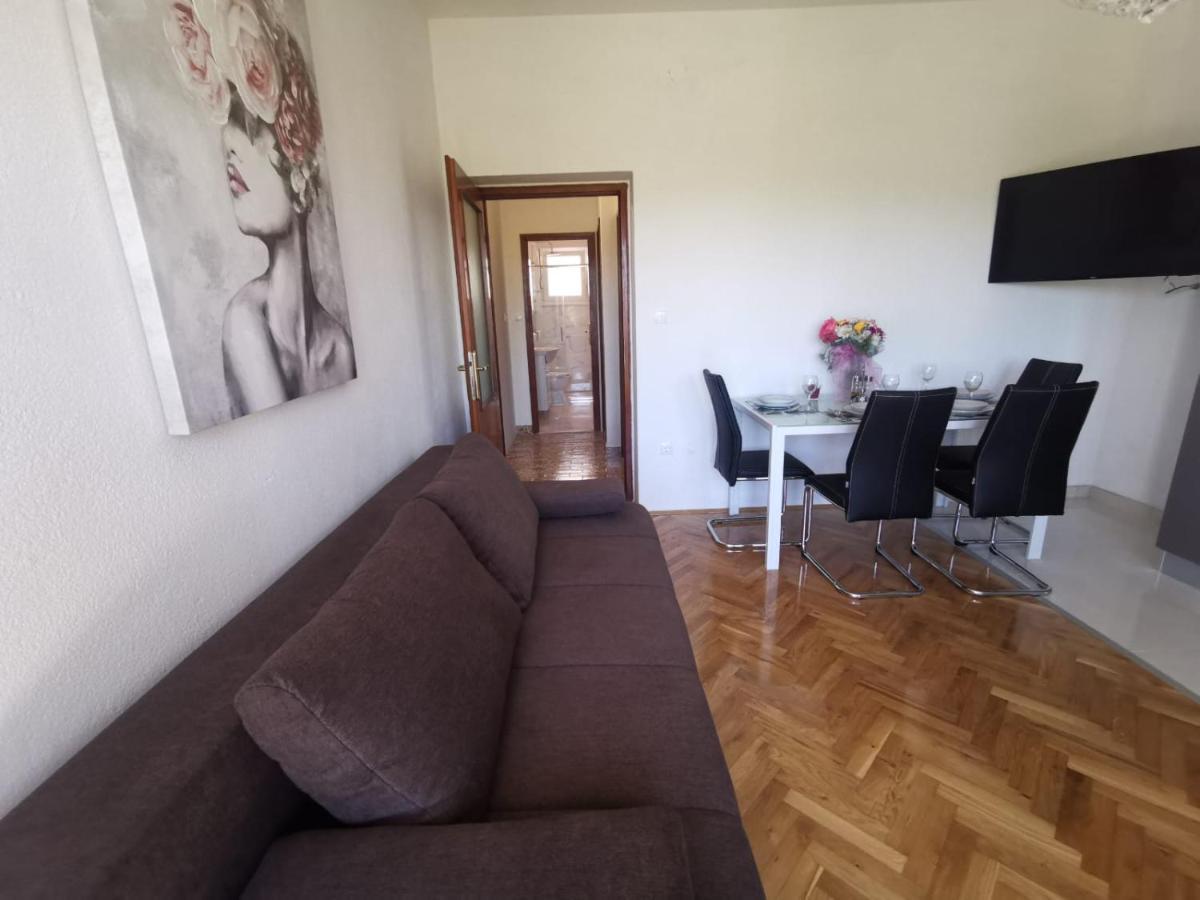 Apartments Mila Kaštela Eksteriør bilde