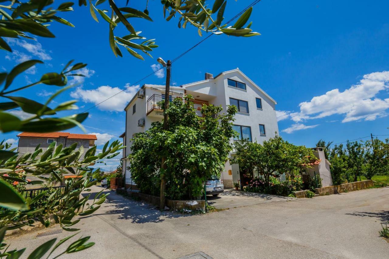 Apartments Mila Kaštela Eksteriør bilde